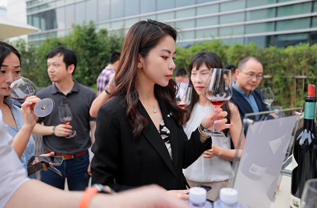 蒂維妮酒業(yè)主辦的“意大利一級莊品鑒會(huì)”在北京完美收官