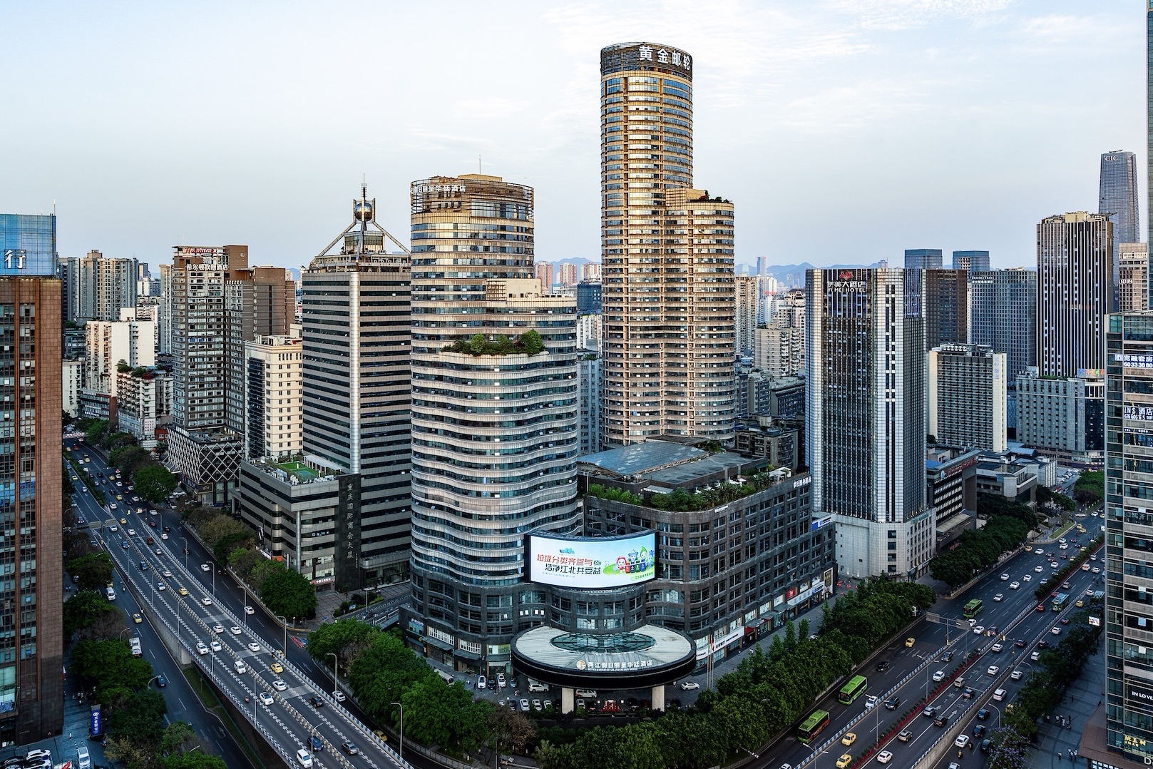 重庆两江假日酒店六周年 疫情下酒店如何摆脱困境