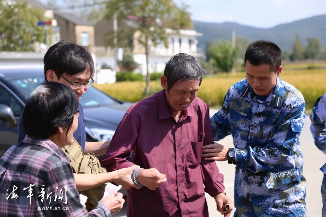 再看一眼老部隊！68歲重病老兵完成余生夙愿