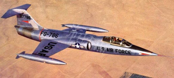 我空军歼-6战机击落美军F-104C，生俘美机飞行员