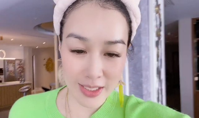 张伦硕为老婆庆生甜喊对方15岁人鱼公主，50岁钟丽缇皮肤水嫩