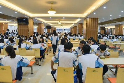近日“浪费一粒米做一道题”的帖子被刷屏，真的可取吗？值得深思