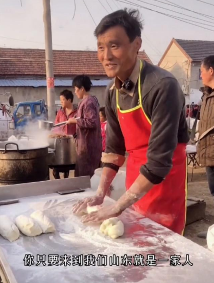 一夜爆红的拉面哥，正在被网红逼上绝路：流量时代的悲哀还在重演