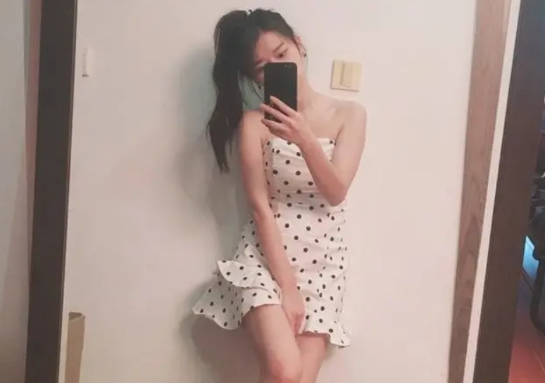 “吃鸡”女神主播翻车，沫子衣服型号不慎曝光，老粉：就这？