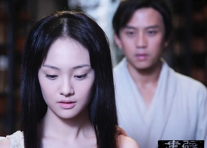 郑爽怒怼合作方背后，怎么活成了“个性热搜女王”