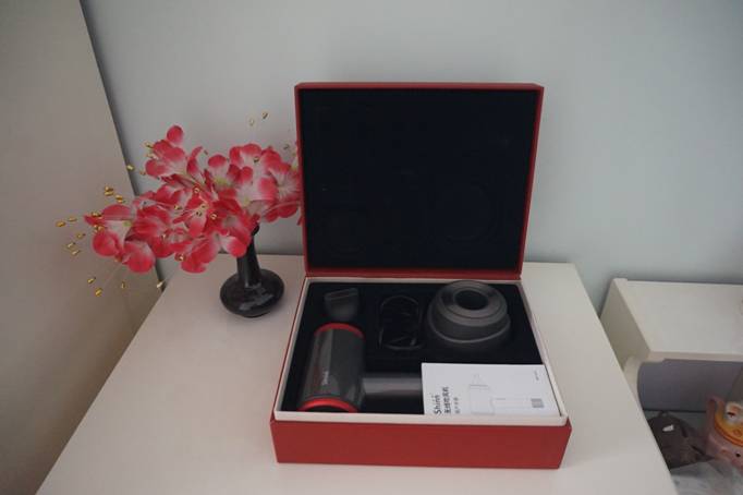 百变造型，无限精彩-诗恩无线吹风机评测