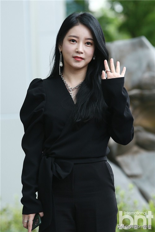 朴昭妍×金浩仲为录制综艺《黄金渔场之Radio St