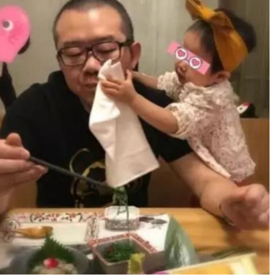 看完乐嘉的老婆，再看涂磊的老婆，一个才女，