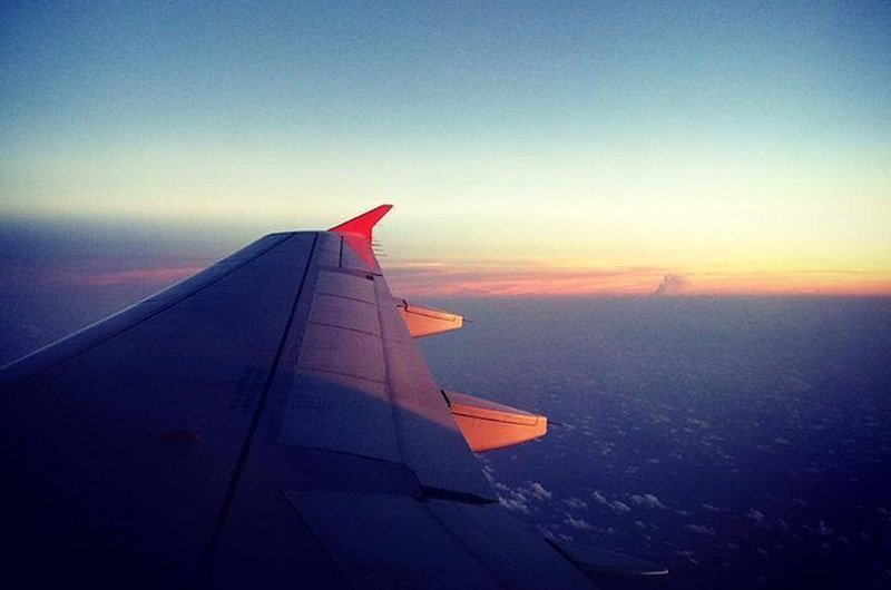 在飞机上看日落也是一种感动