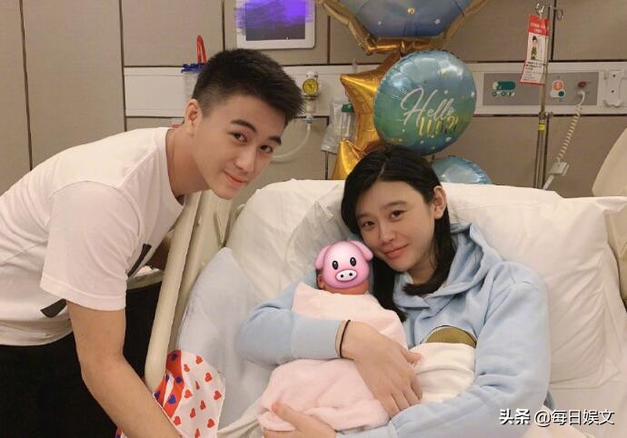 “赌王儿媳妇”奚梦瑶，深夜“晒”和老公聊天记录婚后称呼都改了