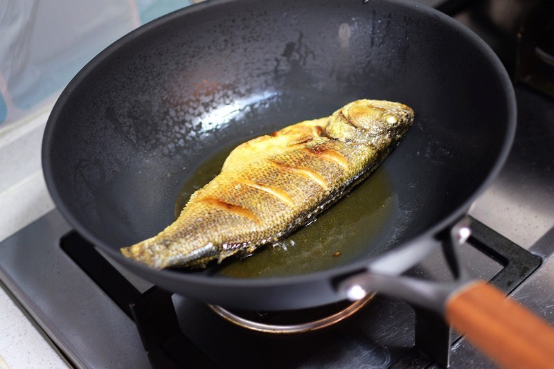 复刻千年传承的铁器 三禾窒氮轻铁锅