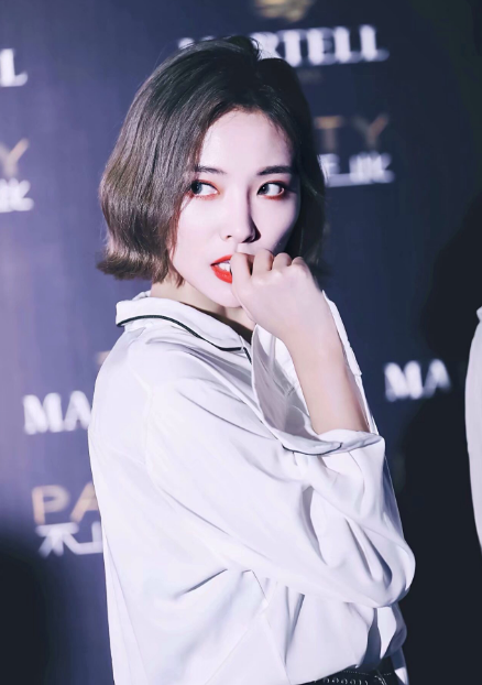 许佳琪神奇的交际圈，妈妈木、脸红的思春期，