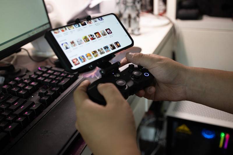 Switch Pro靠边站：八位堂SN30 Pro微软合作版