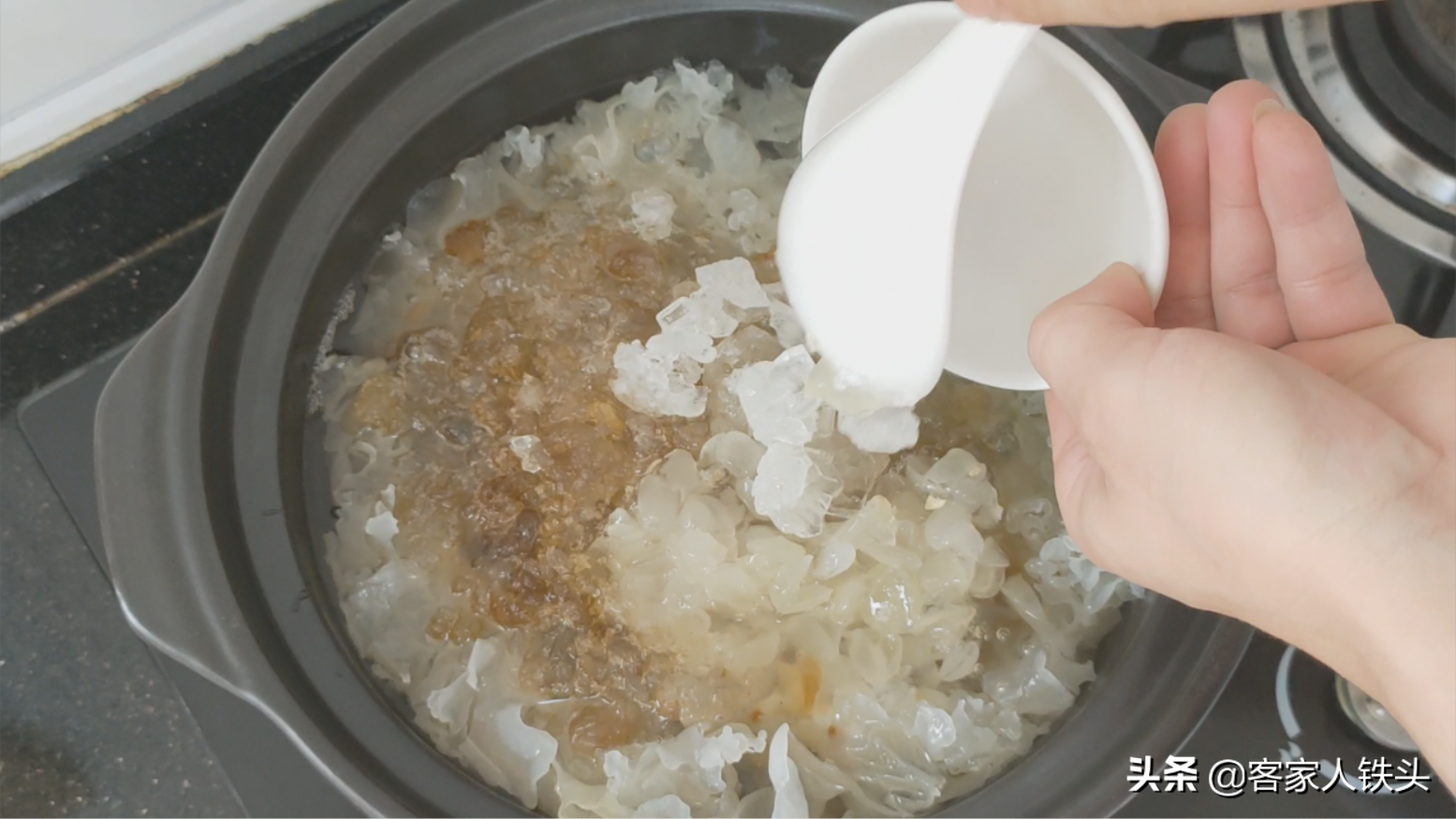 秋季干燥常给家人做一锅羹，营养味美还润肤，食材普通常吃好肤色