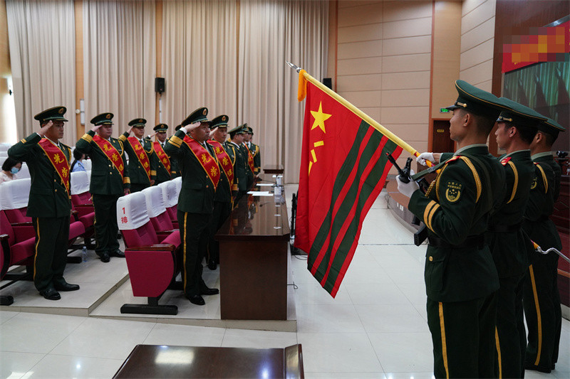 戎马半生今卸甲 华丽转身续荣光——武警第二机动总队某支队隆重举行2021年度干部退役仪式