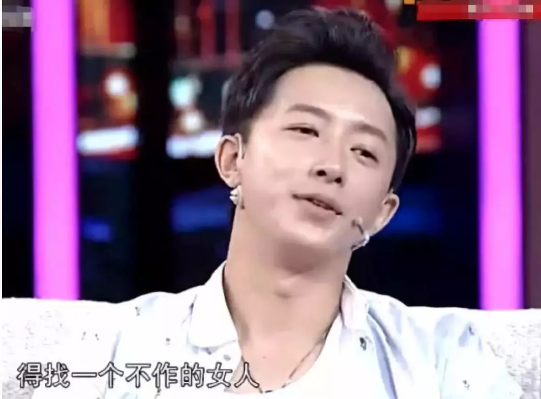 吴京夸她是上天的惊喜,她用行动证明:独立自强的女人最好命!
