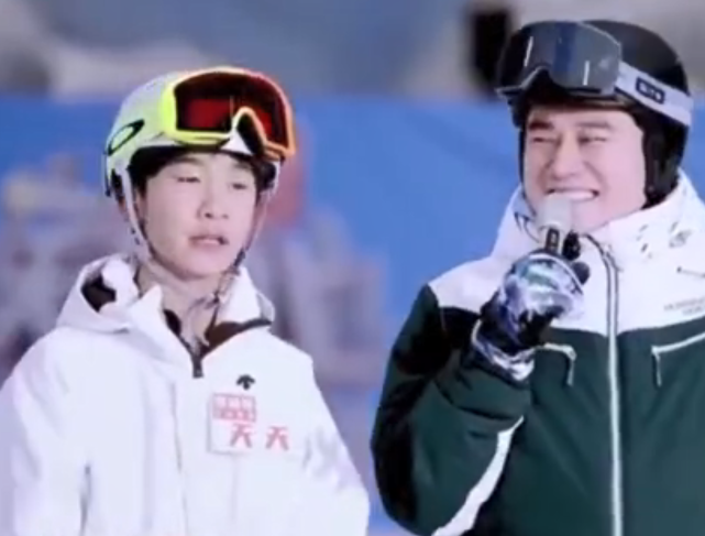 網友偶遇張亮兒子，天天比同齡人高半頭，穿上萬元鞋子上學引熱議