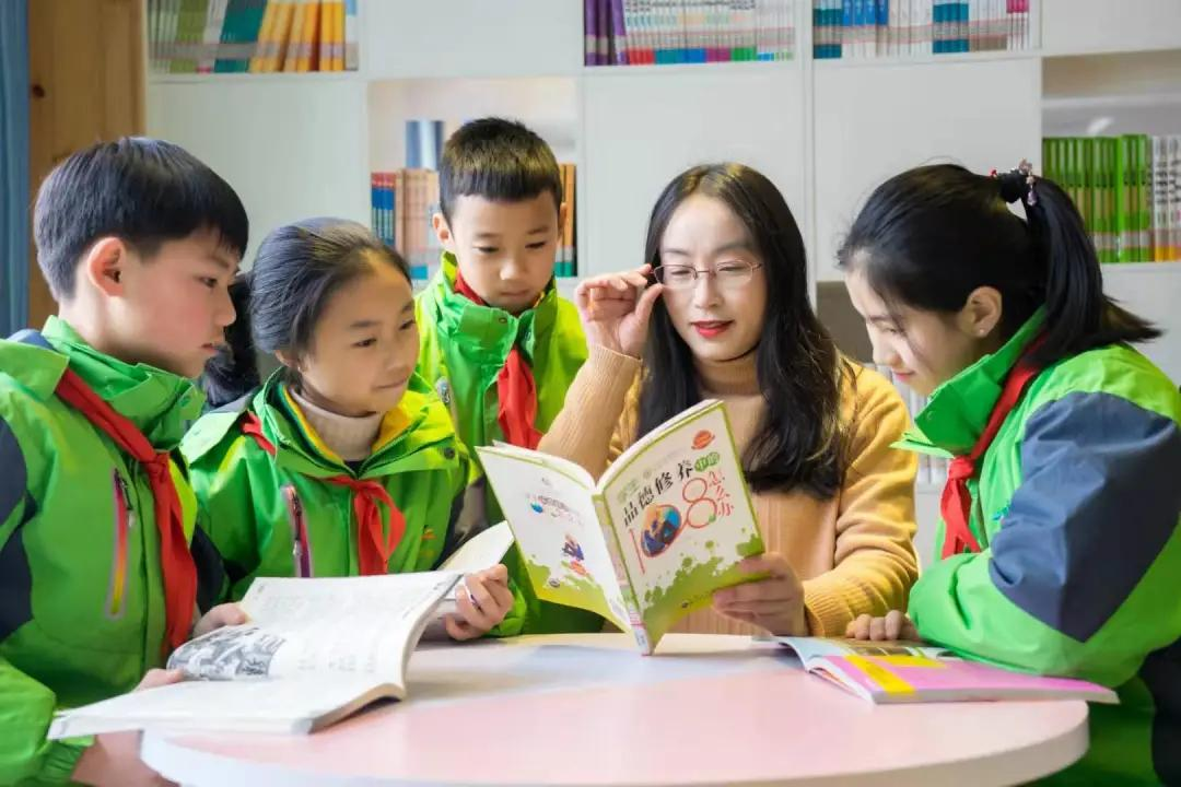 成都市双流区东升迎春小学丨女神，真给力