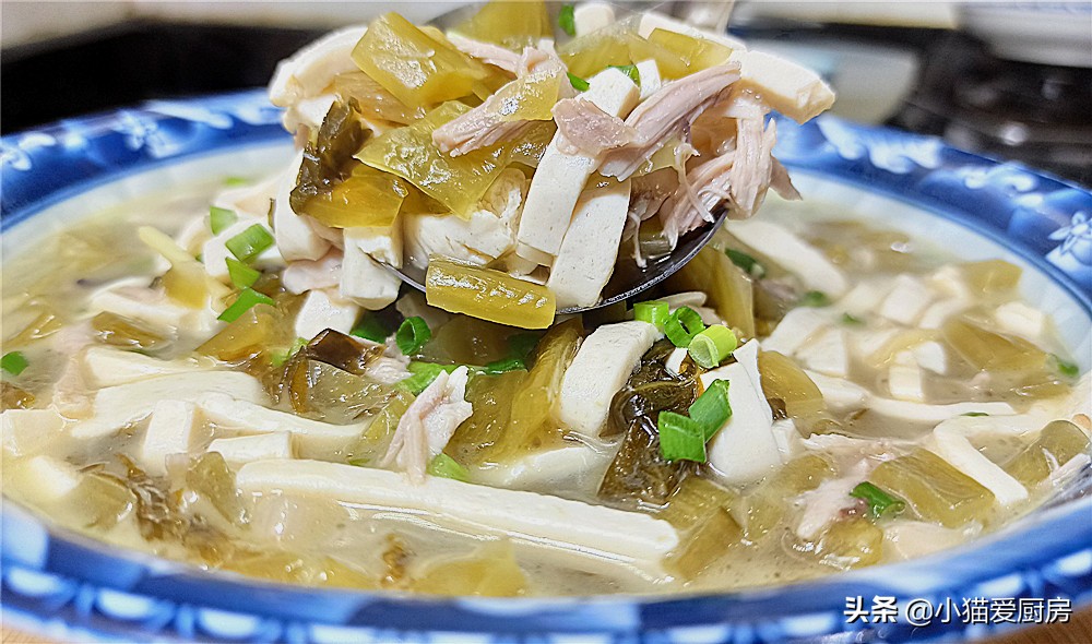 图片[1]-【鸡丝酸菜豆腐汤】做法步骤图 味道清淡又可口 特别好吃-起舞食谱网