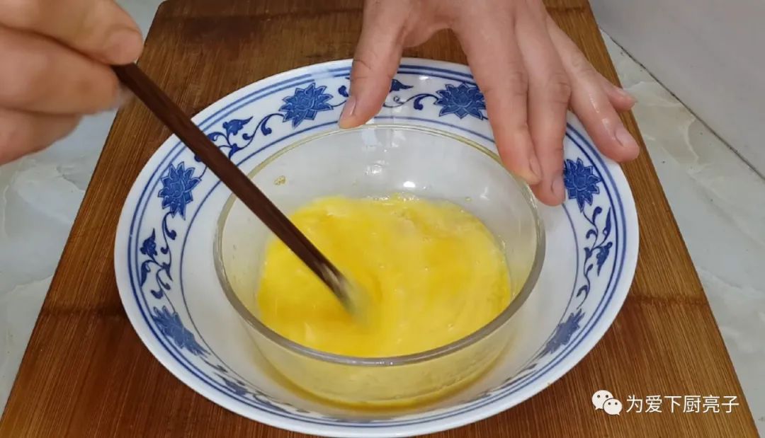 麵粉別炸油條了，鍋裡炸一炸，做出特色油炸酥，比麵包鬆軟又好吃