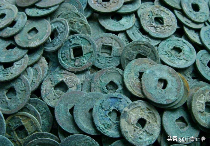 武松在六和寺出家，朝廷赏了他十万贯，这笔钱