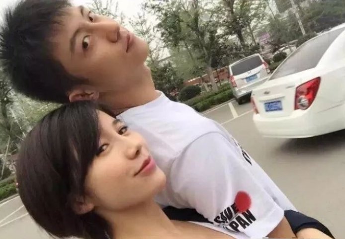黄景瑜前任王雨馨自杀未遂，前助理发文力挺，网友：又来一次？