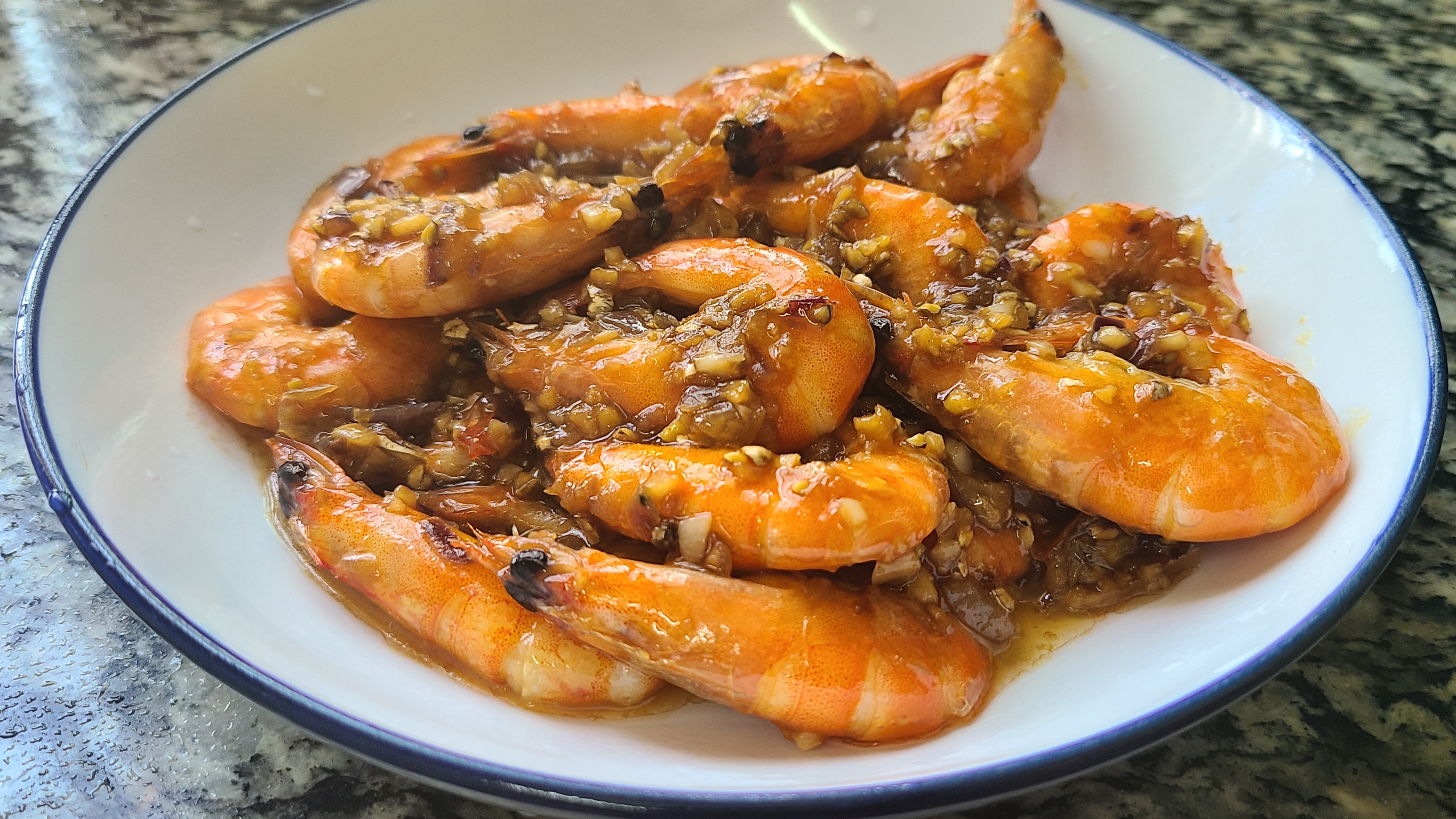 大蝦這樣做更好吃，加一點胡椒碎，又香又開胃，吃了還想吃