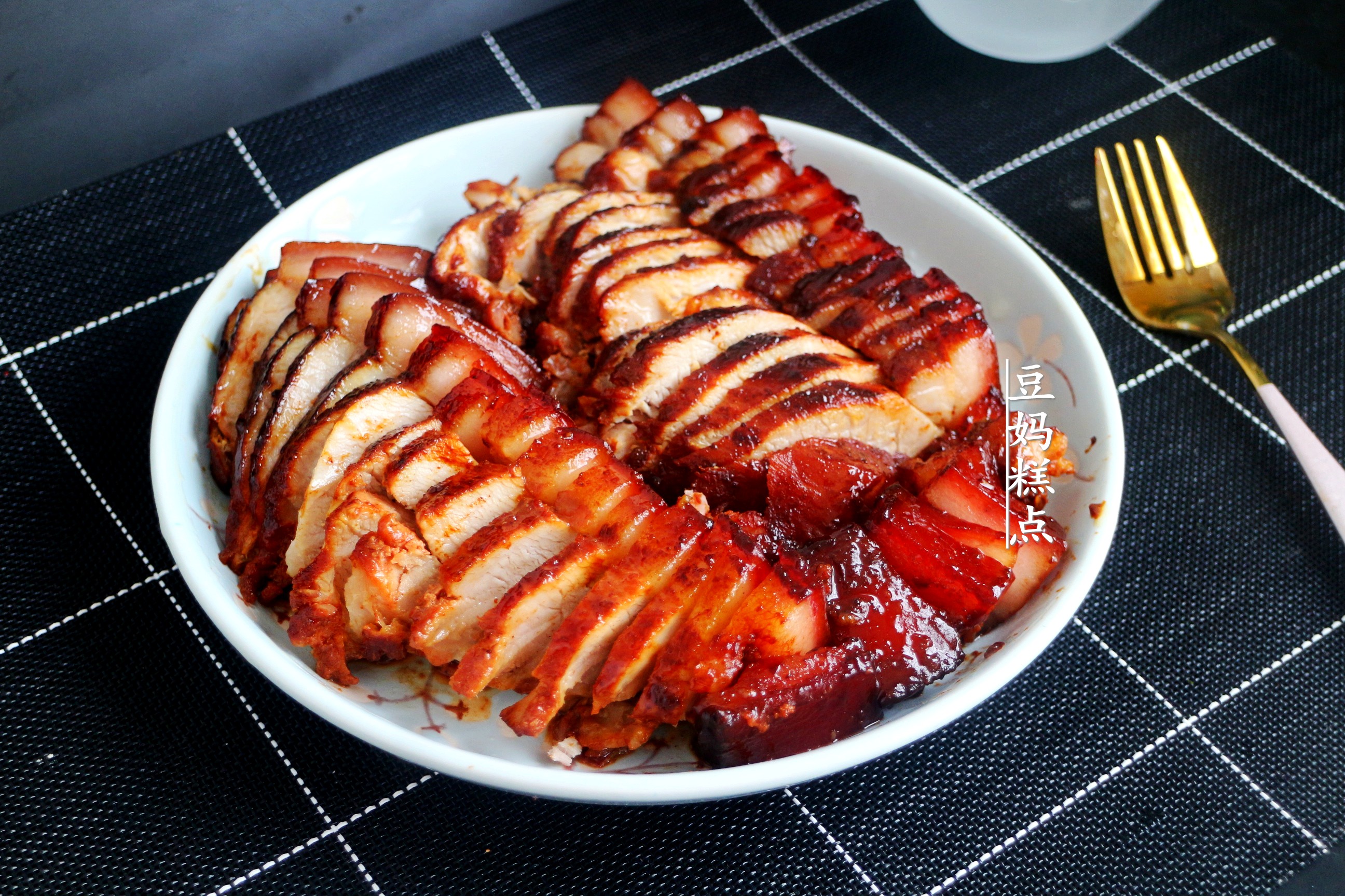 週末在家，用平底鍋給孩子做“叉燒肉”，神仙美味