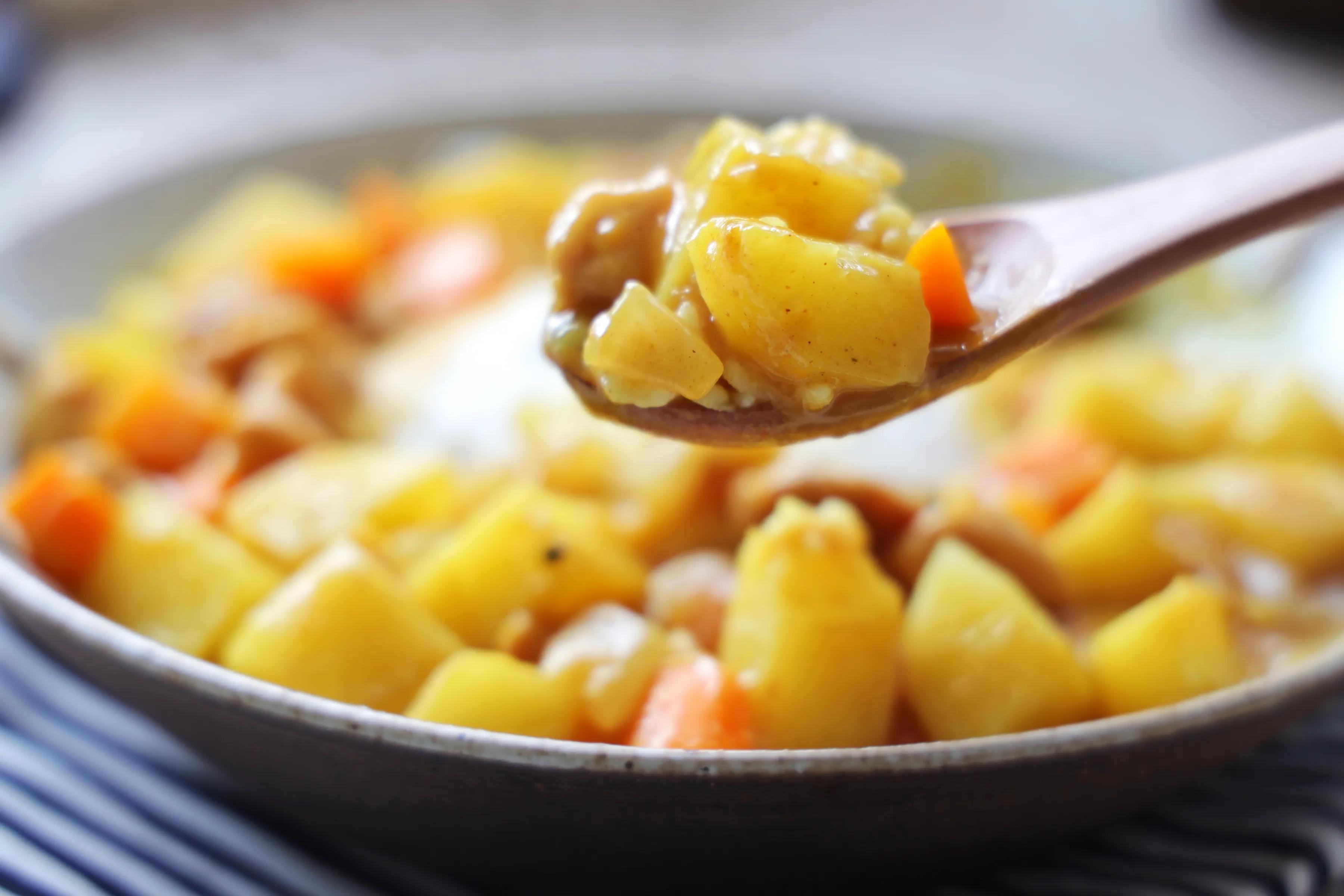 秋天，一定要试试鸡腿土豆咖喱饭，简单0难度，简直太下饭了