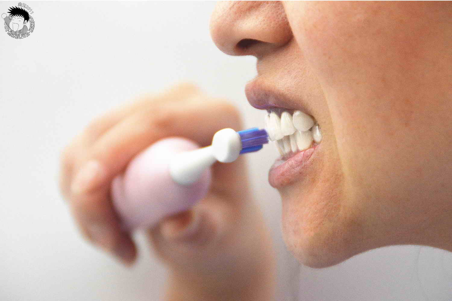 智能刷牙 健康护齿 让刷牙不再是件小事-U悦智能声波电动牙刷