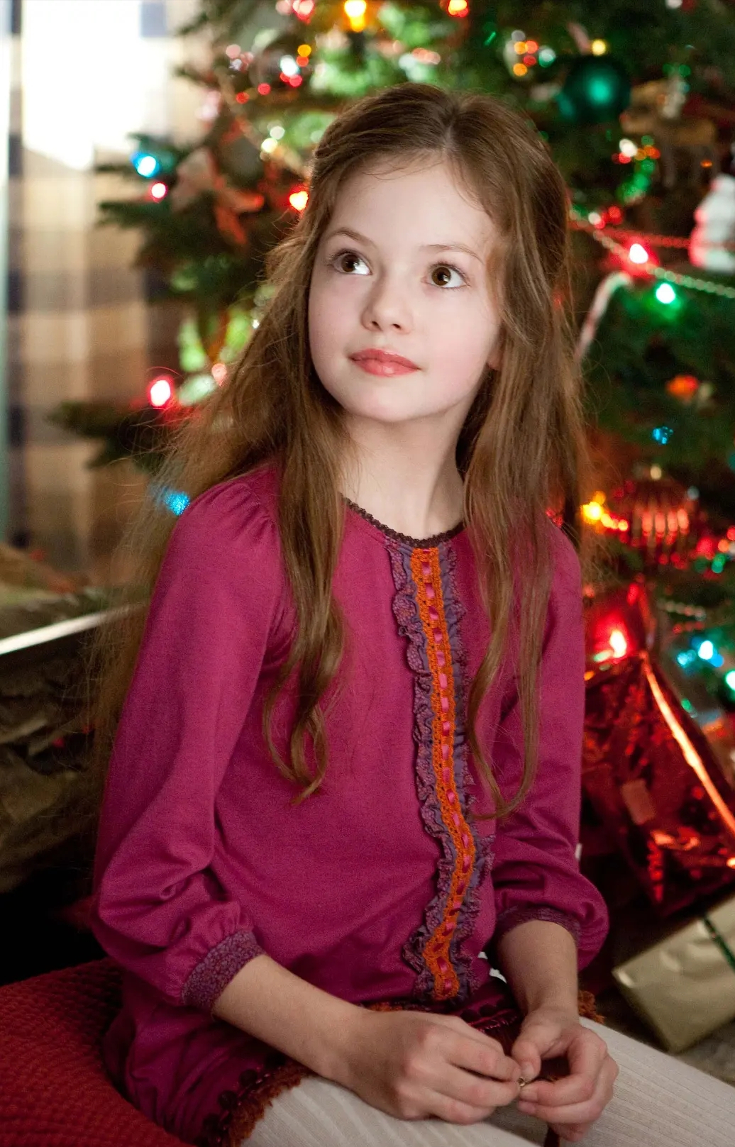 “暮光之城”那个小女孩如今已经21岁了，昔日的