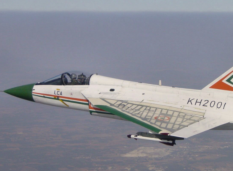 F16魔改后堪比轰炸机，全球只有2架，美国舍不得