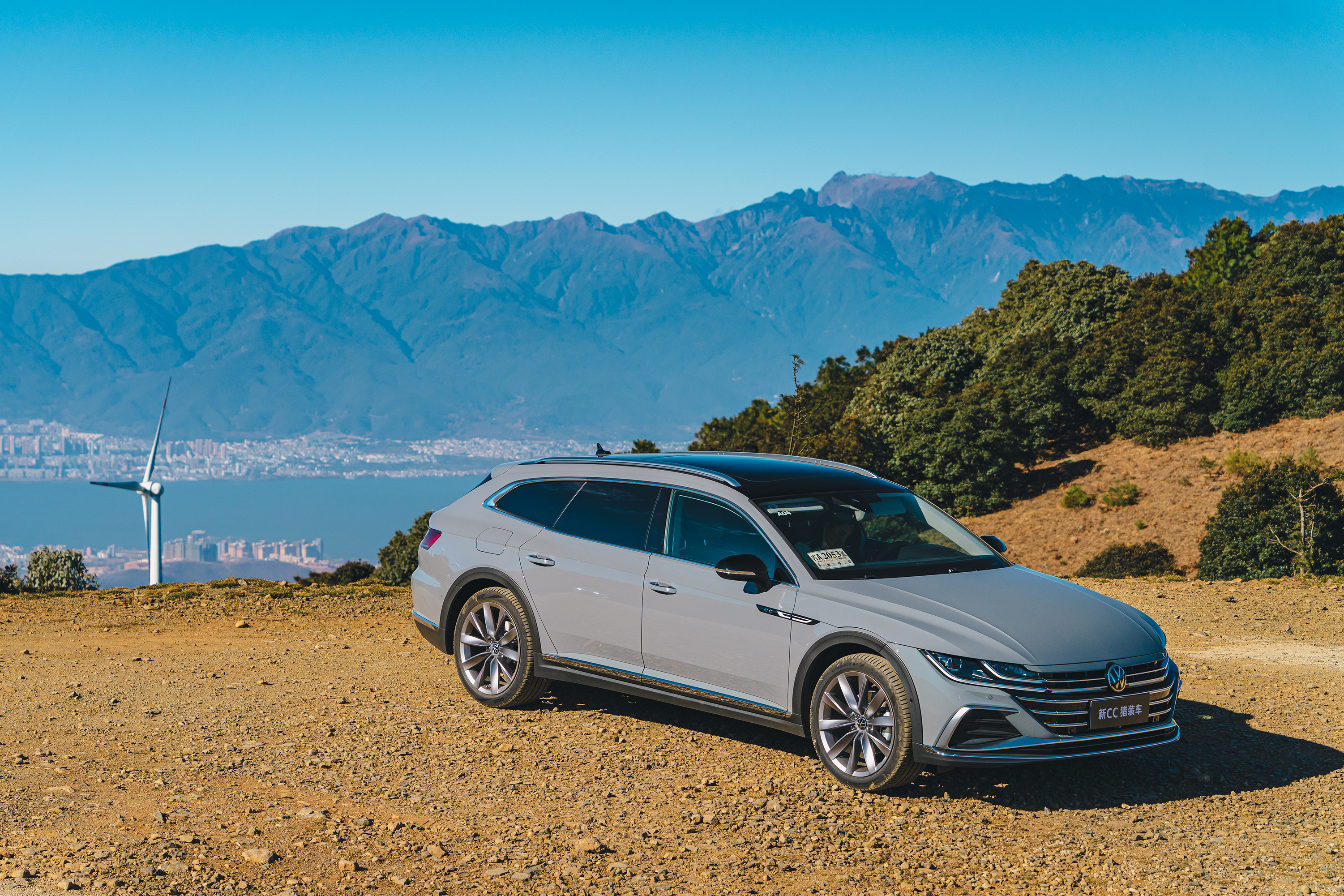 猎装与R-Line，新一汽-大众CC终于做回更好的自己