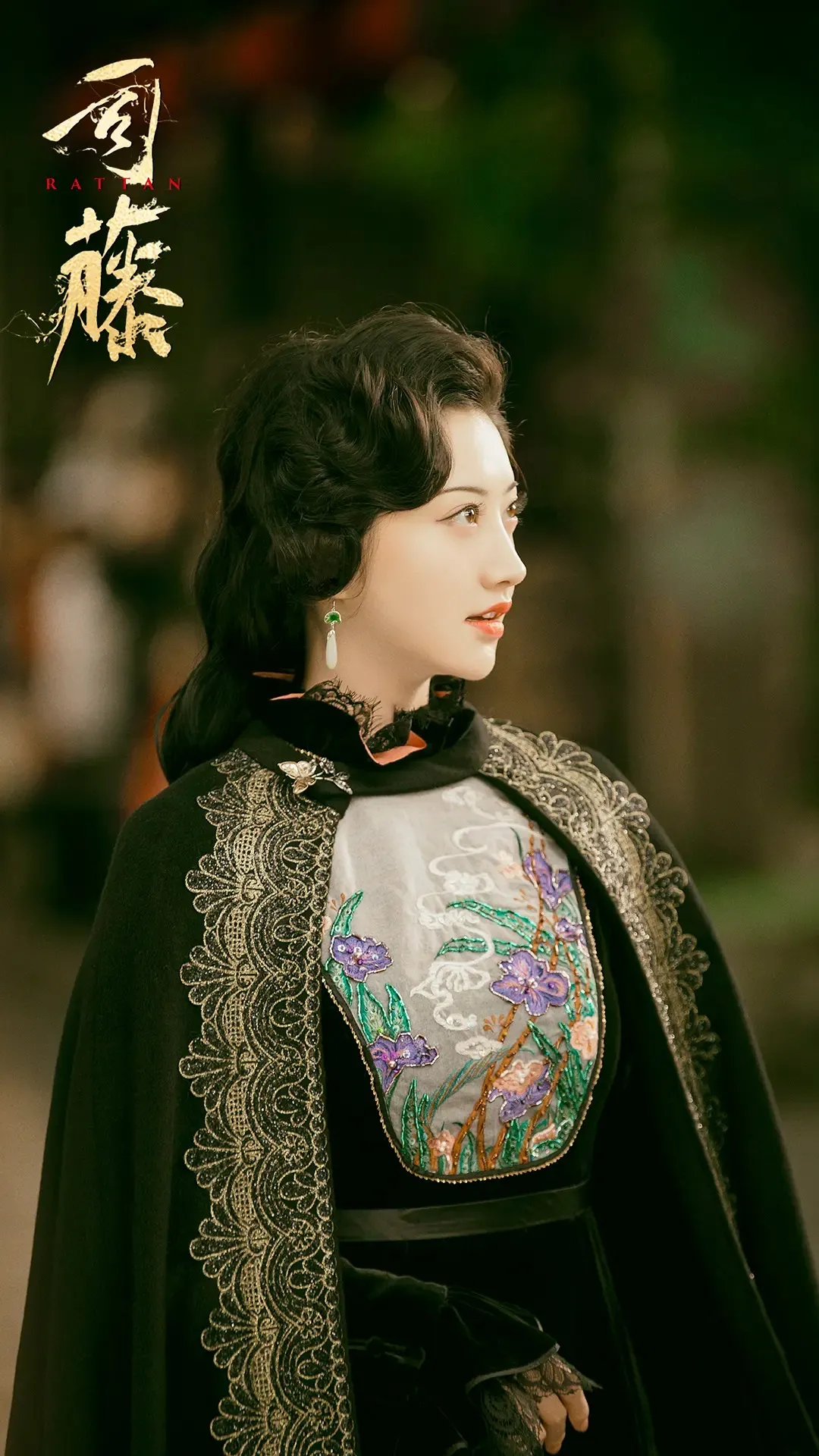 张艺谋都捧不红的景甜，怎么就凭网剧红了？