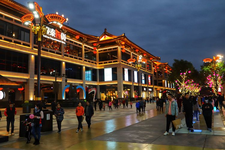 What camera lens falls is big the Tang Dynasty not nocturnal city, xi'an is the most beautiful night scene, come here if suddenly passes through days