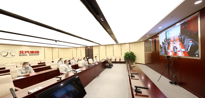 滴滴：到2030 年运营 100 万辆无人网约车，司机：