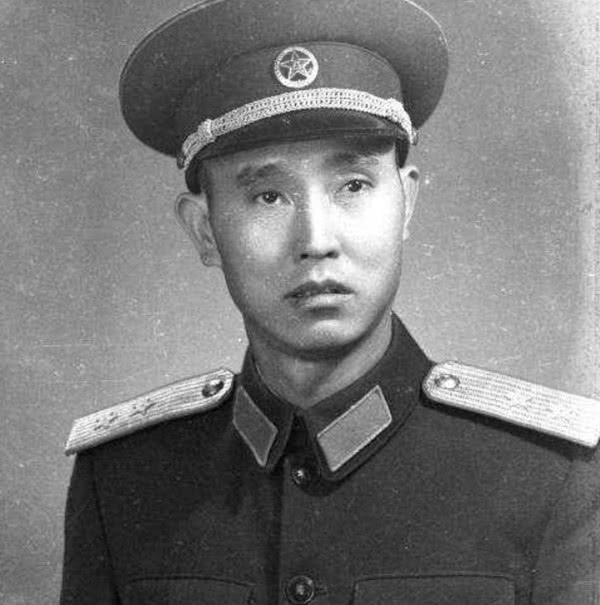 他是林彪部下大将，被林彪称可抵得上10个师的兵力