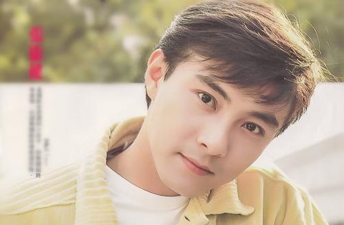 与妻子恩爱13年，55岁膝下无子的张卫健：我能给