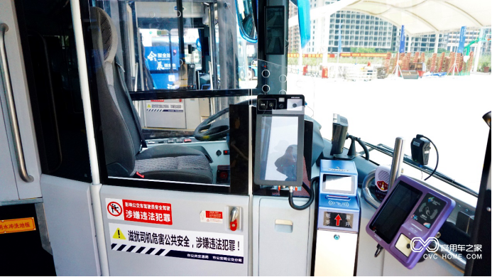 領(lǐng)航新時(shí)代綠色公交 首批全新比亞迪純電動(dòng)客車(chē)投運深圳
