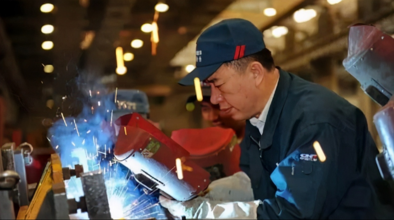 中国制造业现状：人才不足、就业待遇差，何谈"工匠精神"？