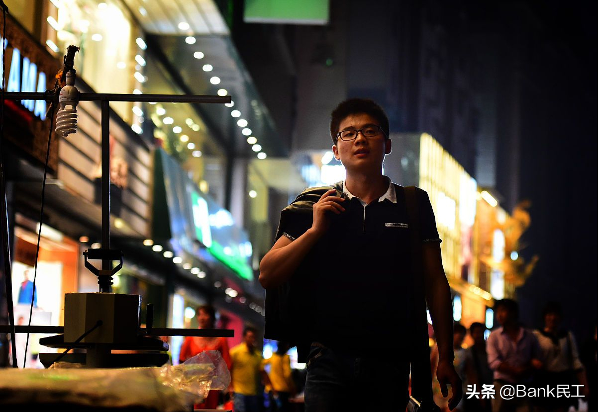 “自媒体”一周年，我总共赚了多少钱？又是怎么走来的？