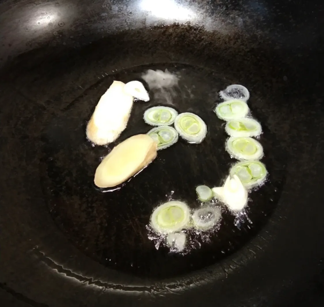 最普通的家常菜:香菇油菜 美食做法 第5张 最普通的家常菜:香菇油菜 美食做法 第5张
