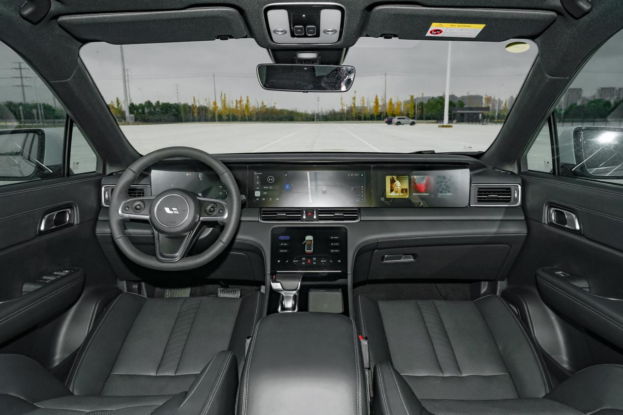 电动汽车怎么买？长续航、大空间，这2款好车或许很适合你