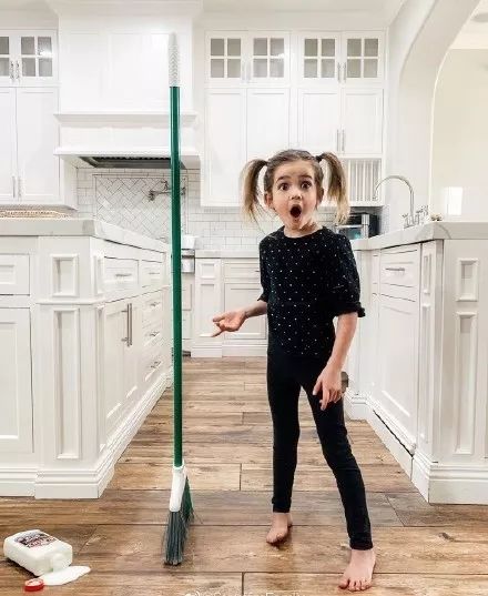 昨天，被一件趣事给刷屏了，立扫把是真的吗？NASA专家解释来了