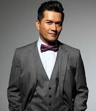 一婚娶周海媚，二婚娶邝美云，三婚娶富婆，吕