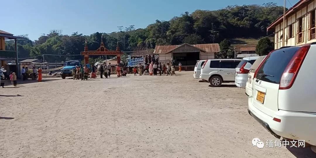 缅北战事激烈，有村民被流弹击中身亡，民房被