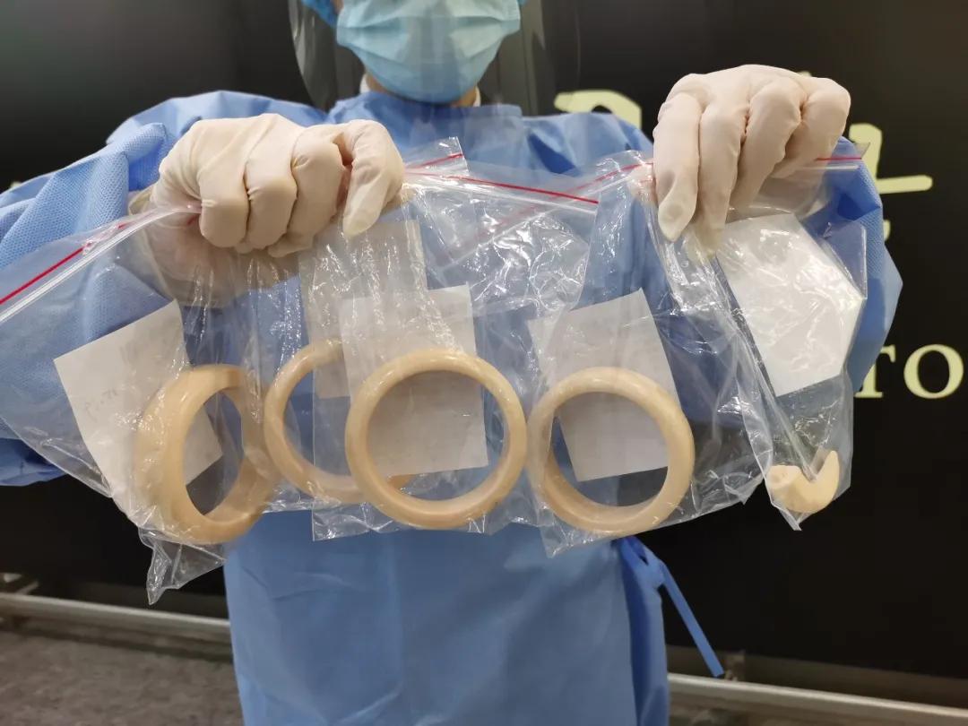 奶粉罐 手套内 鞋内暗藏象牙手镯，杭州海关当场查获