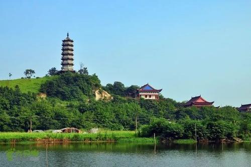 粟裕率部队打了胜仗，将缴获的宝刀宝马送给陈