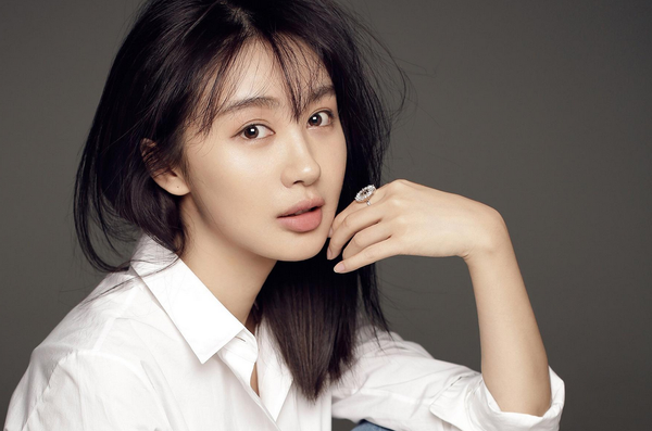 To turn over of mango stage evening party? Professional singer Huang Ling is sung by doubt holiday, li Fei right not able to read aloud fluently still laugh