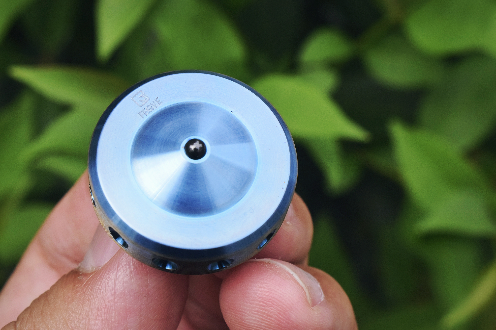 旋转在梦境与现实间fegve斐戈定心2手捻陀螺赏玩